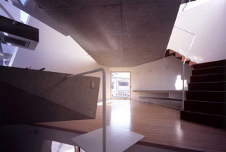 Illustration for article titled This Tokyo "Mineral House" is like living in your own private Inception